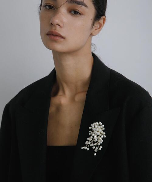 URBAN RESEARCH（アーバンリサーチ）の「decor『デコール』　Broach rain pearl（ブローチ/コサージュ・レディース・ホワイト系その他・-）」の2枚目の写真