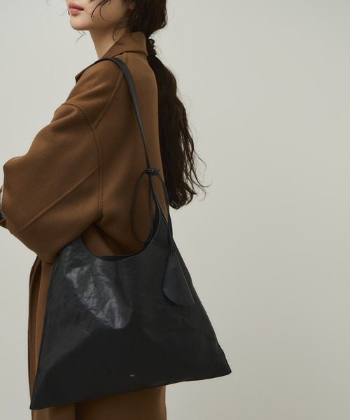 ADAM ET ROPE'（アダムエロペ）の「【PFT】Triangle Bag（ショルダーバッグ・レディース・グリーン系その他2/ブラック・FREE）」の7枚目の写真