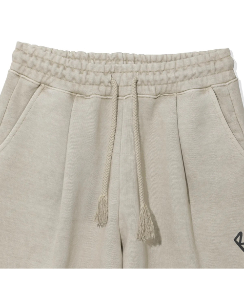 BLOW(ブロウ)の「830g ヘビーピグメントハーフパンツ_ベージュ(スウェットパンツ・メンズ・ベージュ・X-LARGE/MEDIUM)」の3枚目の写真