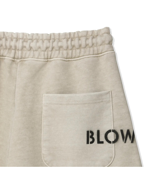 BLOW(ブロウ)の「830g ヘビーピグメントハーフパンツ_ベージュ(スウェットパンツ・メンズ・ベージュ・X-LARGE/MEDIUM)」の5枚目の写真