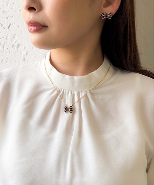 LANVIN en Bleu(ランバンオンブルー)の「リボンモチーフネックレス(ネックレス・レディース・ブラック/ホワイト・40cm)」の7枚目の写真