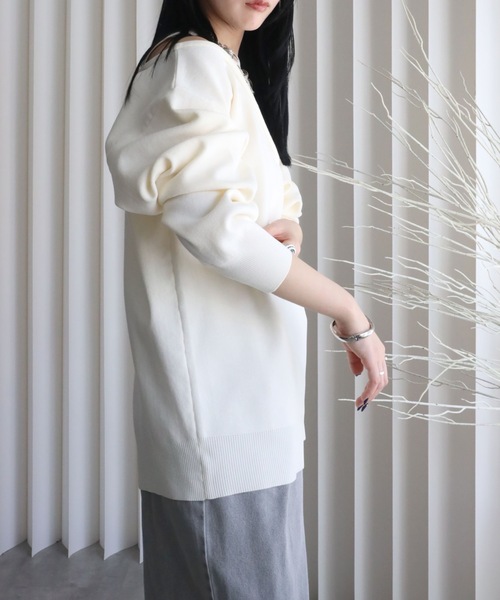 YENNA（イェンナ）の「レイヤード風Vネックプルオーバートップス（ニット/セーター・レディース・アイボリー/ブラック/グレイッシュベージュ/ブラウン・FREE）」の10枚目の写真