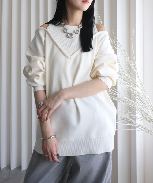 YENNA（イェンナ）の「レイヤード風Vネックプルオーバートップス（ニット/セーター・レディース・アイボリー/ブラック/グレイッシュベージュ/ブラウン・FREE）」の7枚目の写真