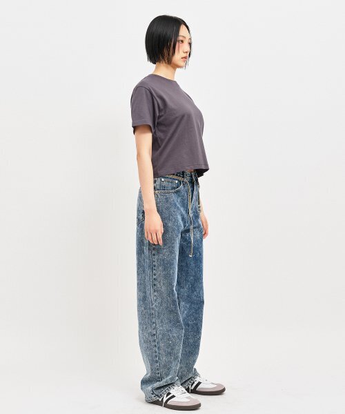 C WEAR BY THE GENIUS(シーウェアバイザジーニアス)の「オーバーサイズクロップTシャツチャコール(Tシャツ/カットソー・レディース・その他・MEDIUM/LARGE/X-LARGE/X-SMALL/SMALL)」の4枚目の写真