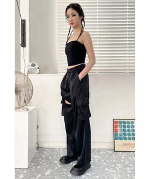 FANYOUNG(ファンヤング)の「ジップスリットサテンワイドカーゴパンツ(その他パンツ・レディース・その他・SMALL/MEDIUM)」の16枚目の写真
