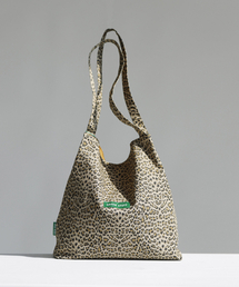 GREEN STUFF（グリーンスタッフ）の「boxy bag 53 - leopard all beige（エコバッグ/サブバッグ）」