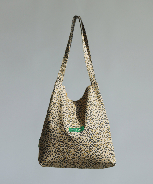 GREEN STUFF（グリーンスタッフ）の「boxy bag 53 - leopard all beige（エコバッグ/サブバッグ・レディース・その他・FREE）」の8枚目の写真