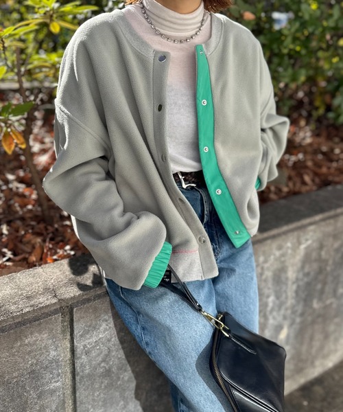 mi via loca（ミヴィアロカ）の「配色フリースボア クルーネックカーディガン/プルオーバー（カーディガン/ボレロ・レディース・グレー/ベージュ・FREE）」の5枚目の写真