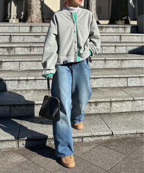 mi via loca（ミヴィアロカ）の「配色フリースボア クルーネックカーディガン/プルオーバー（カーディガン/ボレロ・レディース・グレー/ベージュ・FREE）」の9枚目の写真