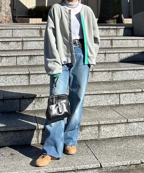 mi via loca（ミヴィアロカ）の「配色フリースボア クルーネックカーディガン/プルオーバー（カーディガン/ボレロ・レディース・グレー/ベージュ・FREE）」の11枚目の写真