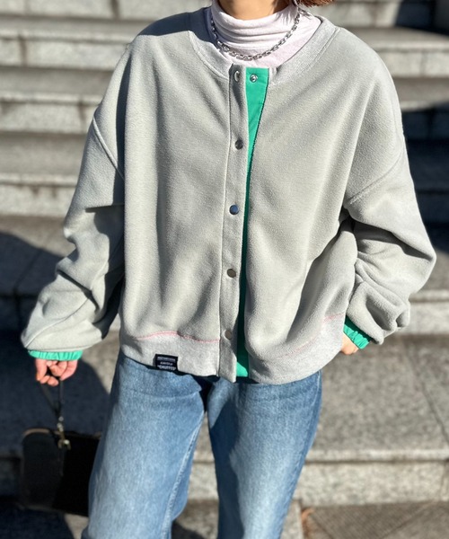 mi via loca（ミヴィアロカ）の「配色フリースボア クルーネックカーディガン/プルオーバー（カーディガン/ボレロ・レディース・グレー/ベージュ・FREE）」の18枚目の写真