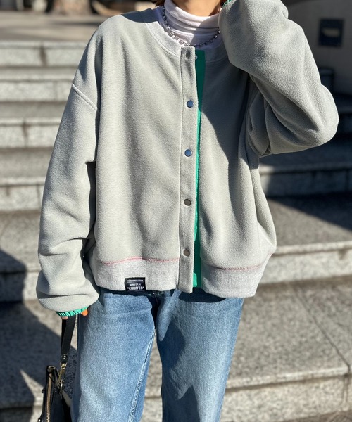 mi via loca（ミヴィアロカ）の「配色フリースボア クルーネックカーディガン/プルオーバー（カーディガン/ボレロ・レディース・グレー/ベージュ・FREE）」の20枚目の写真