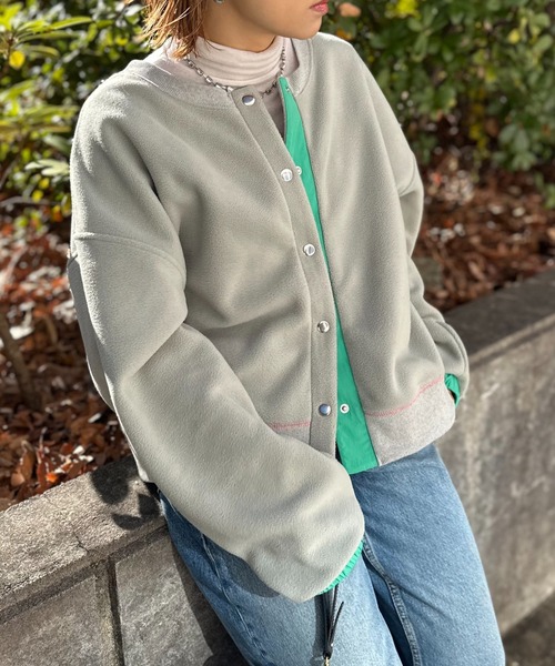 mi via loca（ミヴィアロカ）の「配色フリースボア クルーネックカーディガン/プルオーバー（カーディガン/ボレロ・レディース・グレー/ベージュ・FREE）」の3枚目の写真