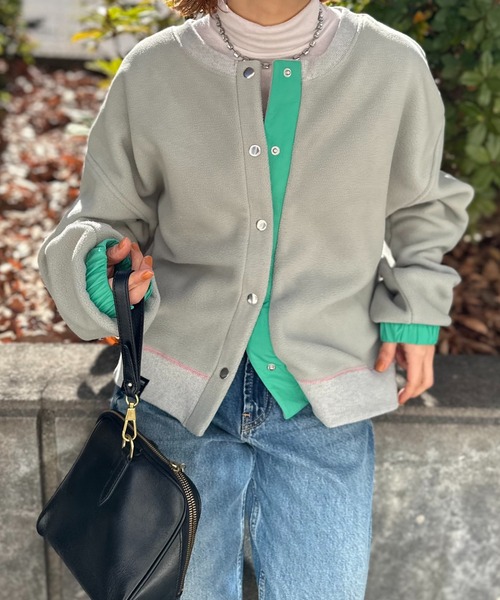 mi via loca（ミヴィアロカ）の「配色フリースボア クルーネックカーディガン/プルオーバー（カーディガン/ボレロ・レディース・グレー/ベージュ・FREE）」の4枚目の写真