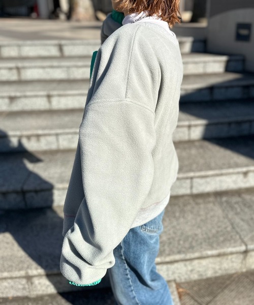 mi via loca（ミヴィアロカ）の「配色フリースボア クルーネックカーディガン/プルオーバー（カーディガン/ボレロ・レディース・グレー/ベージュ・FREE）」の16枚目の写真