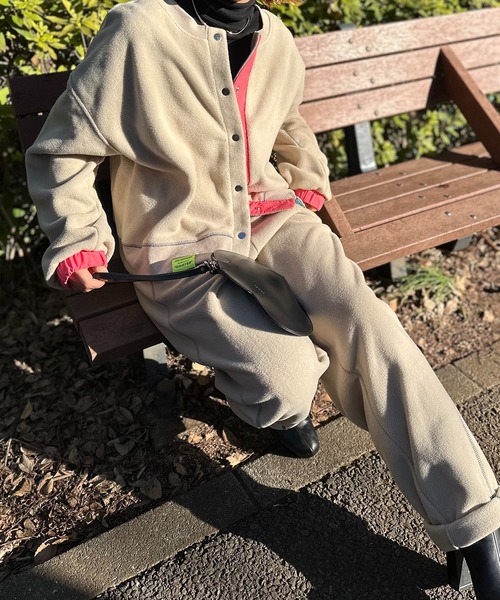 mi via loca（ミヴィアロカ）の「配色フリースボア クルーネックカーディガン/プルオーバー（カーディガン/ボレロ・レディース・グレー/ベージュ・FREE）」の22枚目の写真