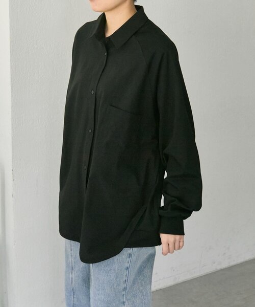 ear PAPILLONNER（イアパピヨネ）の「スウェット切替シャツ【SUM1 STYLE】（シャツ/ブラウス・レディース・ブラック/ライトベージュ・FREE）」の5枚目の写真