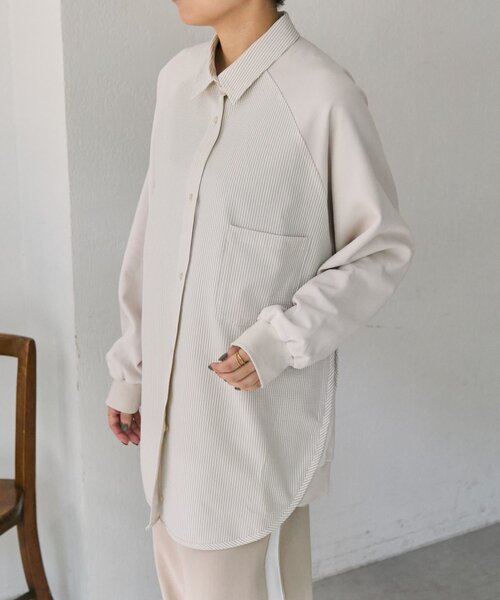 ear PAPILLONNER（イアパピヨネ）の「スウェット切替シャツ【SUM1 STYLE】（シャツ/ブラウス・レディース・ブラック/ライトベージュ・FREE）」の20枚目の写真