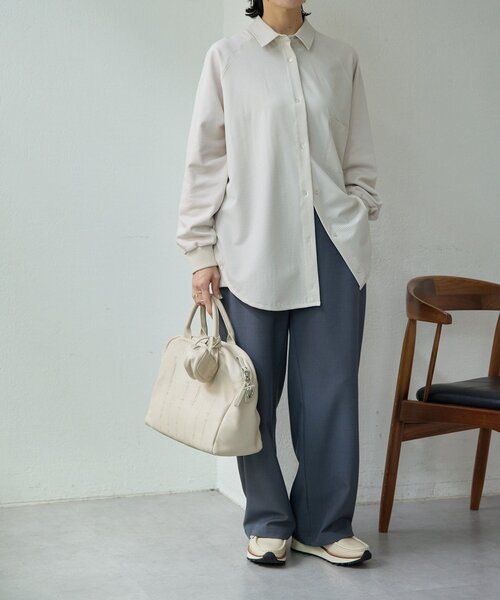 ear PAPILLONNER（イアパピヨネ）の「スウェット切替シャツ【SUM1 STYLE】（シャツ/ブラウス・レディース・ブラック/ライトベージュ・FREE）」の10枚目の写真