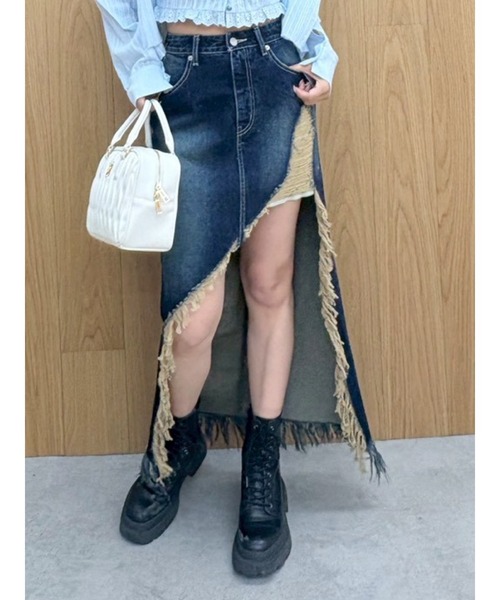 EVRIS（エヴリス）の「ダメージスリットロングデニムスカート【セットアップ着用可能】（デニムスカート・レディース・グレー/インディゴブルー/ブルー・MEDIUM/SMALL）」の2枚目の写真