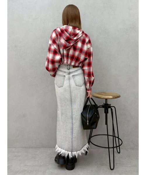 EVRIS（エヴリス）の「ダメージスリットロングデニムスカート【セットアップ着用可能】（デニムスカート・レディース・グレー/インディゴブルー/ブルー・MEDIUM/SMALL）」の12枚目の写真