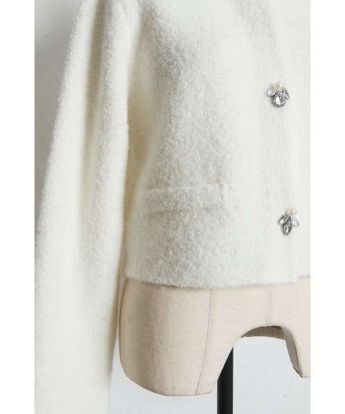 tocco closet（トッコ　クローゼット）の「パール＆ビジュー付きニットジャケット（ノーカラージャケット・レディース・オフホワイト/グレー/ピンク・M）」の20枚目の写真