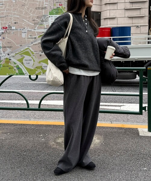 fredy emue（フレディエミュ）の「ヘンリーネックニットプルオーバー（ニット/セーター・レディース・ピンク/ライトグレー/イエロー/チャコールグレー・38）」の8枚目の写真