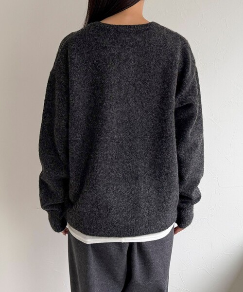 fredy emue（フレディエミュ）の「ヘンリーネックニットプルオーバー（ニット/セーター・レディース・ピンク/ライトグレー/イエロー/チャコールグレー・38）」の18枚目の写真