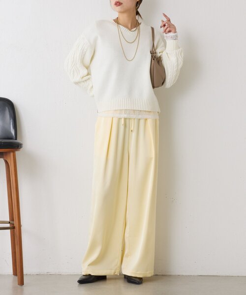 Jena espace merveilleux（ジェナ　エスパスメルヴェイユ）の「【スッキリ小顔見え◎】袖ケーブルVニット（ニット/セーター・レディース・オフホワイト/チャコールグレー/ライトグレー・FREE）」の4枚目の写真