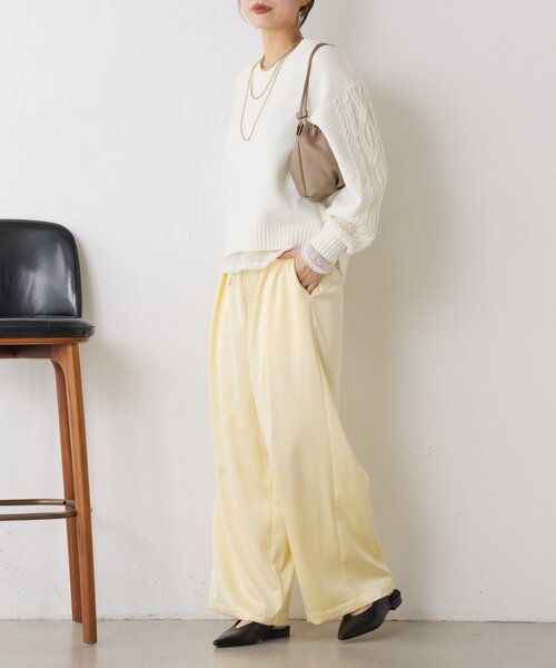 Jena espace merveilleux（ジェナ　エスパスメルヴェイユ）の「【スッキリ小顔見え◎】袖ケーブルVニット（ニット/セーター・レディース・オフホワイト/チャコールグレー/ライトグレー・FREE）」の5枚目の写真