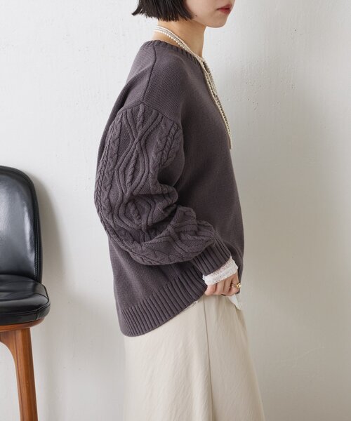 Jena espace merveilleux（ジェナ　エスパスメルヴェイユ）の「【スッキリ小顔見え◎】袖ケーブルVニット（ニット/セーター・レディース・オフホワイト/チャコールグレー/ライトグレー・FREE）」の19枚目の写真