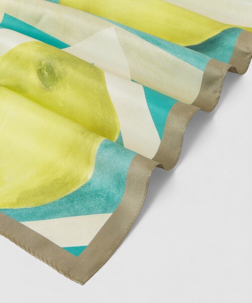 ANAYI（アナイ）の「レモンモチーフプリントスカーフ（バンダナ/スカーフ・レディース・クリアイエロー・FREE）」の5枚目の写真