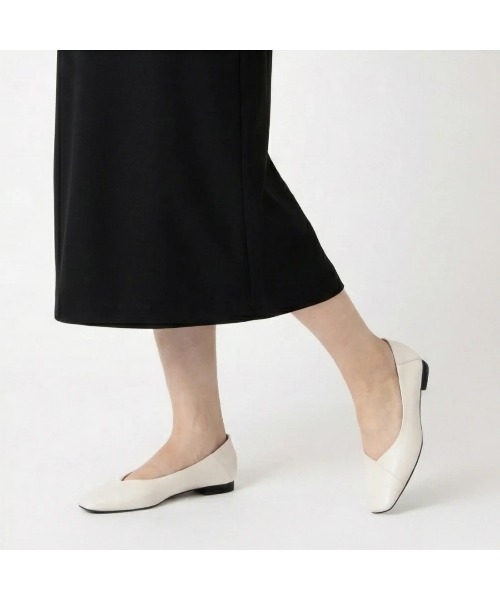 carino（カリーノ）の「【レイン対応】スクエアトゥバレエシューズ（バレエシューズ・レディース・シルバー/アイボリー/ブラック・24.5cm/24cm/23.5cm/23cm/22.5cm）」の16枚目の写真