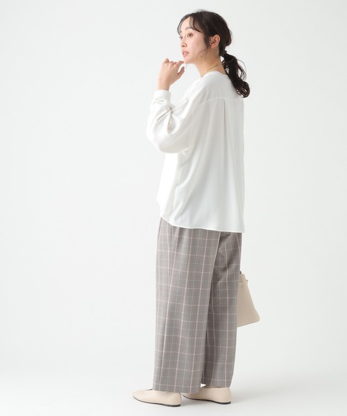 Elura（エルーラ）の「リブコンビバルーンプルオーバー/654107（Tシャツ/カットソー・レディース・ホワイト/ネイビー・FREE）」の5枚目の写真