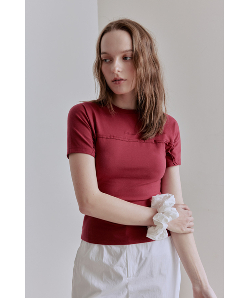 AFTERHOURS(アフターアワーズ)の「RAW CUT LINE HALF TOP (CURRANT)(Tシャツ/カットソー・レディース・その他・FREE)」の4枚目の写真