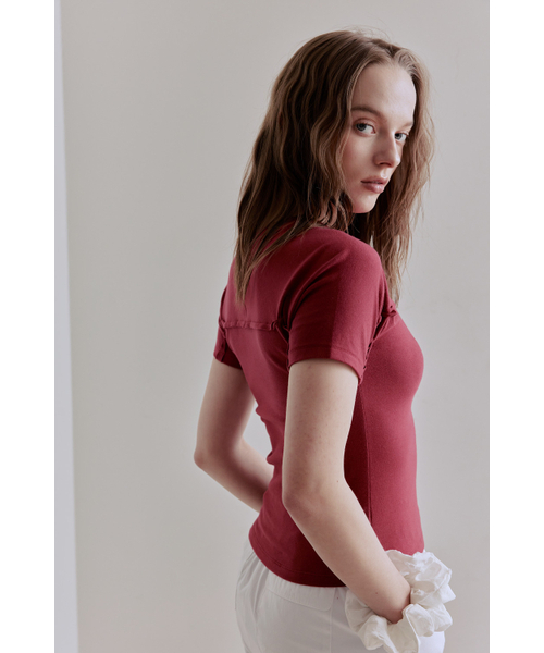 AFTERHOURS(アフターアワーズ)の「RAW CUT LINE HALF TOP (CURRANT)(Tシャツ/カットソー・レディース・その他・FREE)」の5枚目の写真