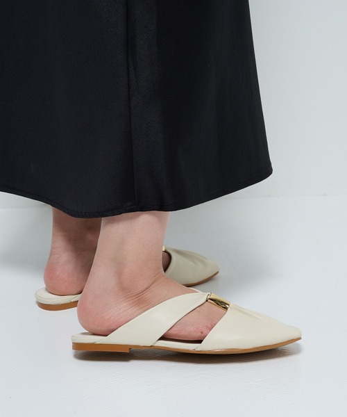 REMME(レメ)の「【REMME】シープレザーフラットサンダル ZH-250719-SO(サンダル・レディース・オフホワイト/ブラック・38/37/36/39)」の12枚目の写真