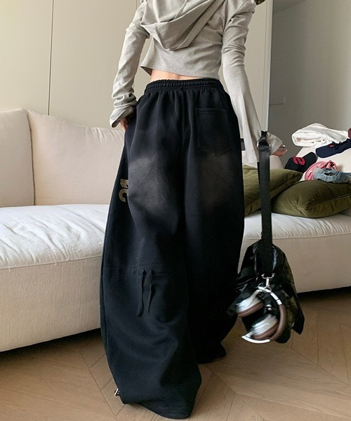 Ressaca(レサーカ)の「ワイドシルエットユーズド加工ロゴスウェットパンツ(スウェットパンツ・レディース・ブラック/パープル・M/L)」の18枚目の写真