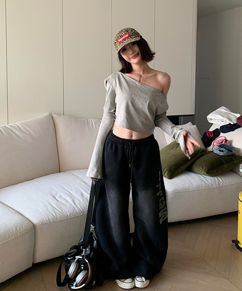 Ressaca(レサーカ)の「ワイドシルエットユーズド加工ロゴスウェットパンツ(スウェットパンツ・レディース・ブラック/パープル・M/L)」の21枚目の写真