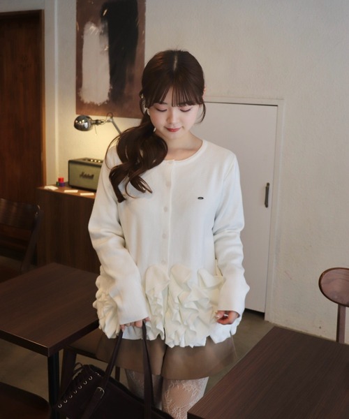 mellowneon（メロウネオン）の「ペプラムフリルニットカーディガン（ニット/セーター・レディース・アイボリー・FREE）」の10枚目の写真