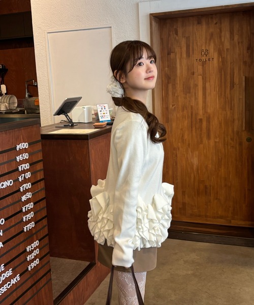 mellowneon（メロウネオン）の「ペプラムフリルニットカーディガン（ニット/セーター・レディース・アイボリー・FREE）」の8枚目の写真