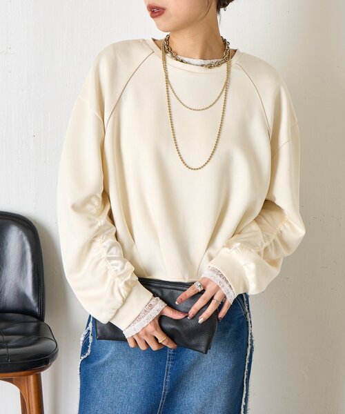 Jena espace merveilleux(ジェナ エスパスメルヴェイユ)の「袖サテンギャザープルオーバー(Tシャツ/カットソー・レディース・ネイビー/ベージュ/アイボリー・FREE)」の1枚目の写真