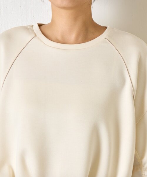 Jena espace merveilleux(ジェナ エスパスメルヴェイユ)の「袖サテンギャザープルオーバー(Tシャツ/カットソー・レディース・ネイビー/ベージュ/アイボリー・FREE)」の17枚目の写真