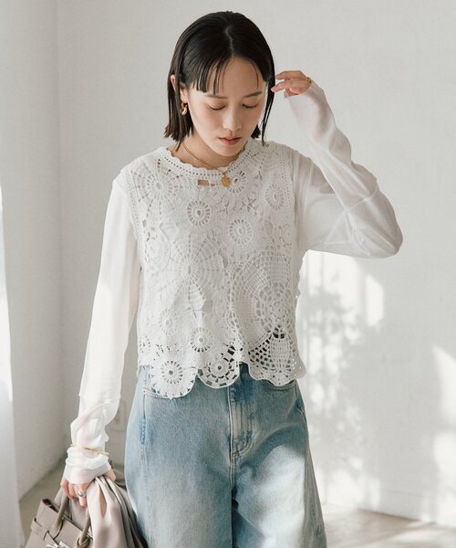 RIVE DROITE(リヴドロワ)の「【着映え】エンブロイダリーベスト(ニット/セーター・レディース・ブラック/オフホワイト・FREE)」の6枚目の写真