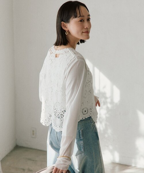 RIVE DROITE(リヴドロワ)の「【着映え】エンブロイダリーベスト(ニット/セーター・レディース・ブラック/オフホワイト・FREE)」の7枚目の写真