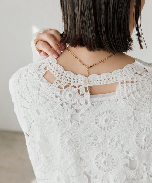 RIVE DROITE(リヴドロワ)の「【着映え】エンブロイダリーベスト(ニット/セーター・レディース・ブラック/オフホワイト・FREE)」の8枚目の写真