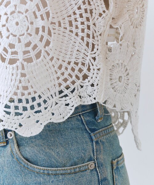 RIVE DROITE(リヴドロワ)の「【着映え】エンブロイダリーベスト(ニット/セーター・レディース・ブラック/オフホワイト・FREE)」の21枚目の写真