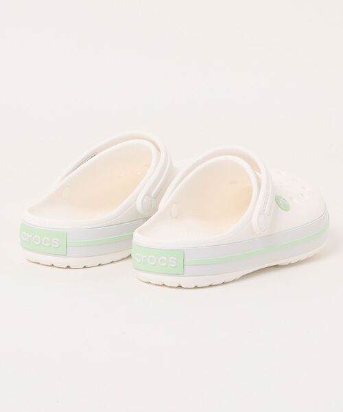 crocs(クロックス)の「crocs クロックス CROCBAND CLOG【軽量】レディースサンダル サボ(クロックバンドクロッグ)(サンダル・レディース・ホワイト系その他・22.0cm/23.0cm/24.0cm)」の2枚目の写真