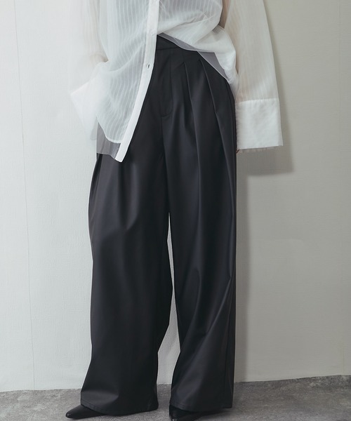ANOTHER S(アナザーエス)の「【セットアップ対応】タック入りフェイクレザーパンツ(その他パンツ・レディース・ブラック/ブルーグレー・FREE)」の1枚目の写真