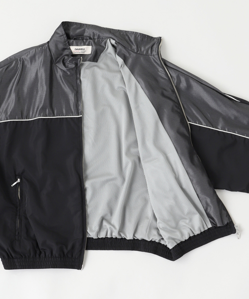 BAYCREW'S DEPO（ベイクルーズデポ）の「DAIRIKU / ダイリク "Tom" Silk-PE Training Jacket（ナイロンジャケット・メンズ・ブラック/ネイビー・MEDIUM/LARGE）」の5枚目の写真